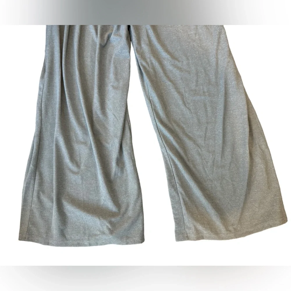 HALARA Gray Sleeveless Jumpsuit with Wide-Leg Design - Picture 7 of 8